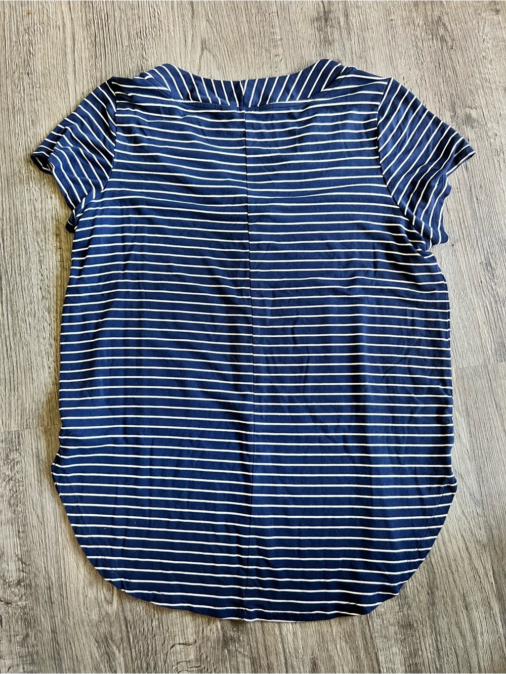 Old Navy Navy and White Striped V-Neck Short Sleeve Top - Picture 3 of 3